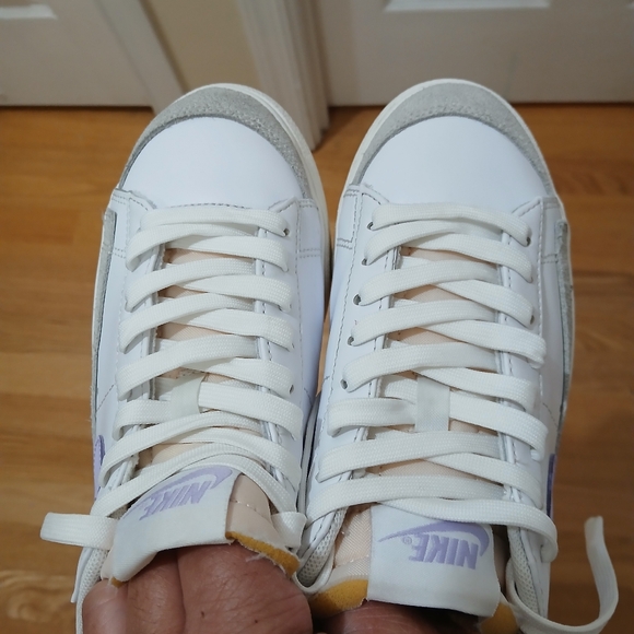 Nike Blazer Low 77 Platform/Streetwear Athletic Shoes Size 7.5 for Women - Picture 4 of 12